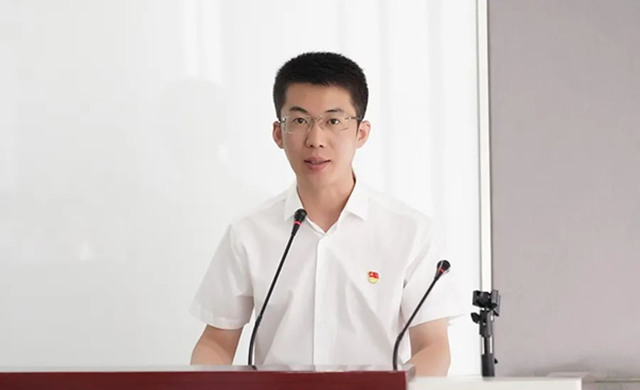黨委委員、紀(jì)委書記楊明來作黨建工作匯報(bào).jpg
